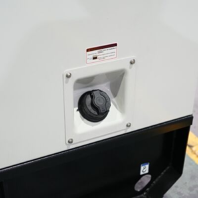 550kW 688KVA Wassergekühlter Super Diesel Stummgenerator 50/60HZ Ein-/Dreiphasige tragbare Generatoren DCEC Cummin